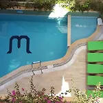 Aparthotel Musti 4*