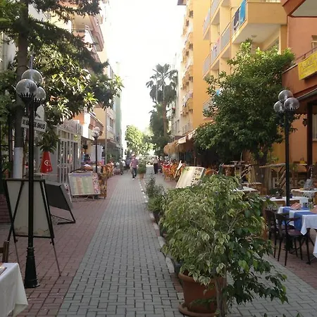 Musti מלון דירות 4*