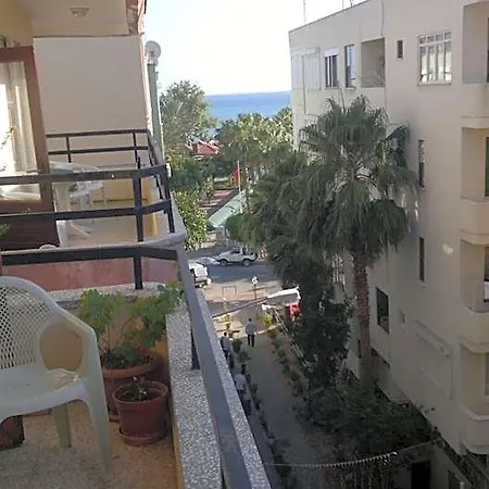 Musti Ξενοδοχείο με διαμερίσματα Αλάνια