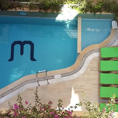 מלון דירות Musti 4*