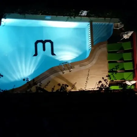 Ξενοδοχείο με διαμερίσματα Musti